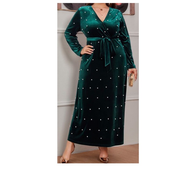 Plus Size Velvet Pearl Front Belted Formal Dress - Picture 13 of 16